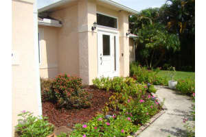 537 SW Dauphin Ave, Port Saint Lucie, FL 34953 Sold 03/06/25