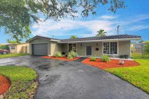 733 S Rainbow Dr, Hollywood, FL 33021 Sold 11/27/24