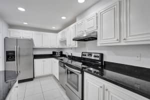 1428 SE 4th Ave 217, Deerfield Beach, FL 33441 Sold 04/18/25