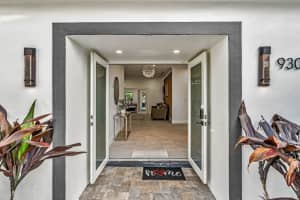 930 Jefferson St, Hollywood, FL 33019 Sold 11/12/24