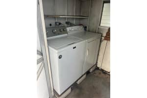 8717 SW 16th Pl, Davie, FL 33324 Sold 10/07/24