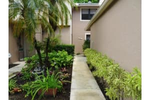 152 NW 98th Ter 152, Plantation, FL 33324 Sold 12/06/24