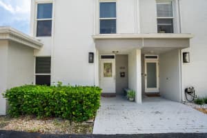 658 Kensington Pl 11B, Fort Lauderdale, FL 33305 Sold 12/11/24