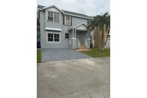 490 NW 102ND TE, Pembroke Pines, FL 33026 Sold 01/03/25