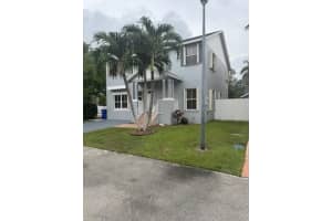 490 NW 102ND TE, Pembroke Pines, FL 33026 Sold 01/03/25