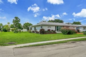 7101 NW 70th Ave, Tamarac, FL 33321 Sold 02/28/25