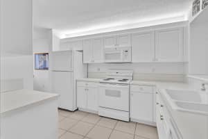 7763 Southampton Ter 214, Tamarac, FL 33321 Sold 03/07/25