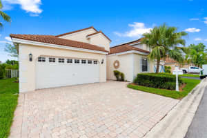 371 Bermuda Springs Dr, Weston, FL 33326 Sold 11/01/24