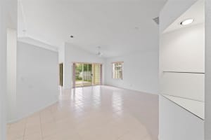 371 Bermuda Springs Dr, Weston, FL 33326 Sold 11/01/24