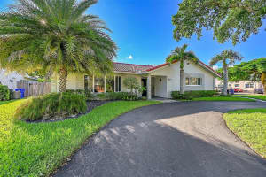 5571 NE 26th Ave, Fort Lauderdale, FL 33308 Sold 10/28/24