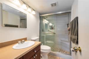 811 S Hollybrook Dr 106, Pembroke Pines, FL 33025 Sold 12/11/24