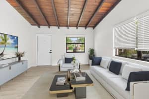 1617 NW 15th Ct, Fort Lauderdale, FL 33311 Sold 11/27/24