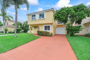 1121 SE 5th Ct, Dania Beach, FL 33004 Sold 11/25/24