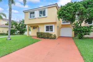 1121 SE 5th Ct, Dania Beach, FL 33004 Sold 11/25/24
