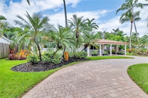 2833 NE 3rd Ter, Wilton Manors, FL 33334 Sold 12/03/24