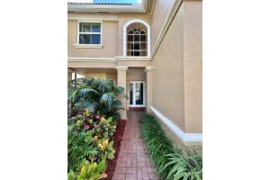 1050 Papaya St, Hollywood, FL 33019 Sold 12/20/24