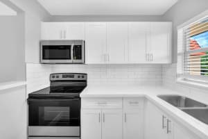 8891 Sunrise Lakes Blvd 305, Sunrise, FL 33322 Sold 10/30/24
