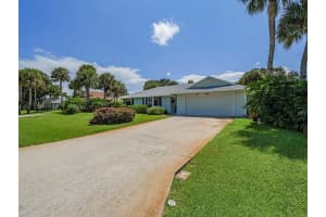 375 10th St, Vero Beach, FL 32962 Sold 12/02/24