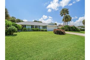375 10th St, Vero Beach, FL 32962 Sold 12/02/24