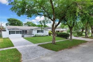5311 Pierce St, Hollywood