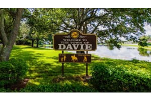 5001 Hawkes Bluff Ave, Davie, FL 33331 Sold 11/17/24