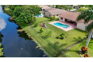 5001 Hawkes Bluff Ave, Davie, FL 33331 Sold 11/17/24