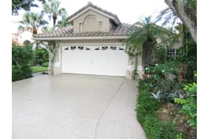 526 Misty Oaks Dr, Pompano Beach, FL 33069 Sold 04/22/25