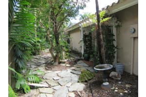 526 Misty Oaks Dr, Pompano Beach, FL 33069 Sold 04/22/25