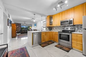 2450 NE 15th Ave 204, Wilton Manors, FL 33305 Sold 12/30/24