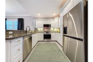 2685 NE 9th Ave 7, Wilton Manors, FL 33334 Sold 01/24/25