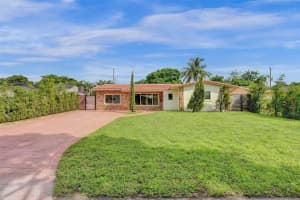 6585 Grant St, Hollywood, FL 33024 Sold 11/06/24