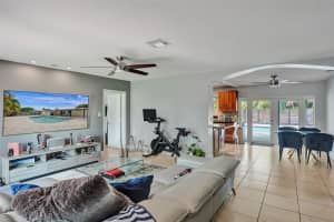 6585 Grant St, Hollywood, FL 33024 Sold 11/06/24