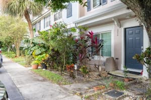 3332 Confetti Ln, Margate, FL 33063 Sold 11/12/25