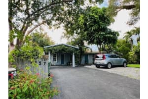 1657 SW 28th Ter, Fort Lauderdale, FL 33312 Sold 12/27/24