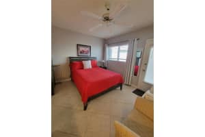 901 SW 11th Ave H6, Hallandale Beach, FL 33009 Sold 02/10/25