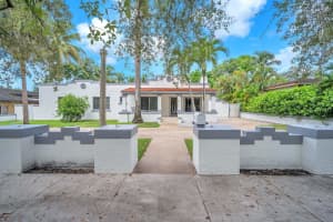 372 La Villa Dr, Miami Springs, FL 33166 Sold 11/12/24