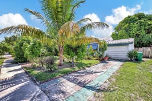 25 SW 11th St, Dania Beach, FL 33004 Sold 11/21/24