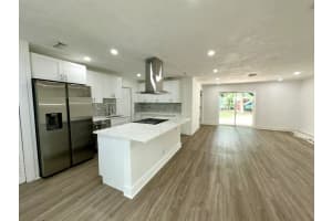 425 Greenbriar Dr, West Palm Beach, FL 33403 Sold 11/13/24