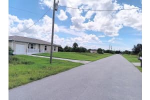100 FLANDERS ST, Port Charlotte, FL 33954 - MLS#F10463365