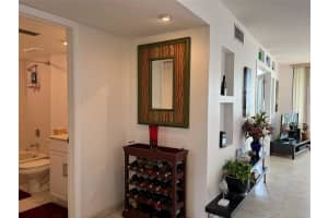 110 Lake Emerald Dr 309, Oakland Park, FL 33309 Sold 03/05/25