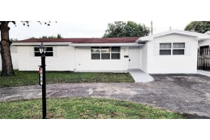 8480 NW 10th St, Pembroke Pines, FL 33024 Sold 11/12/24