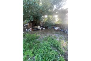 812 NW 103rd St, Miami, FL 33150 Sold 12/12/24