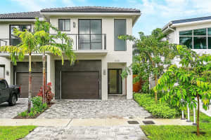 809 NE 16th Ter 1-2, Fort Lauderdale, FL 33304 Sold 03/14/25