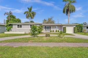 214 N 31st Ave, Hollywood, FL 33021 Sold 12/27/24