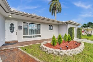214 N 31st Ave, Hollywood, FL 33021 Sold 12/27/24
