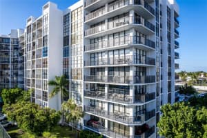 1000 Parkview Dr 420, Hallandale Beach, FL 33009 - MLS#F10463632