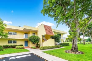 550 Oaks Ln 201, Pompano Beach, FL 33069 Sold 11/26/24