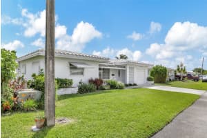 8200 NW 59th St, Tamarac, FL 33321 Sold 08/01/25