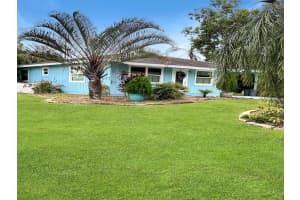 1076 SW 37th Ter, Palm City, FL 34990 Sold 01/03/25
