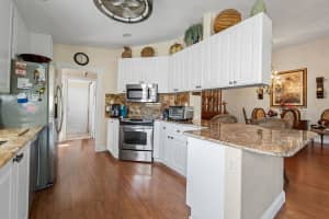 8383 Cozumel Ln, Wellington, FL 33414 Sold 11/04/24